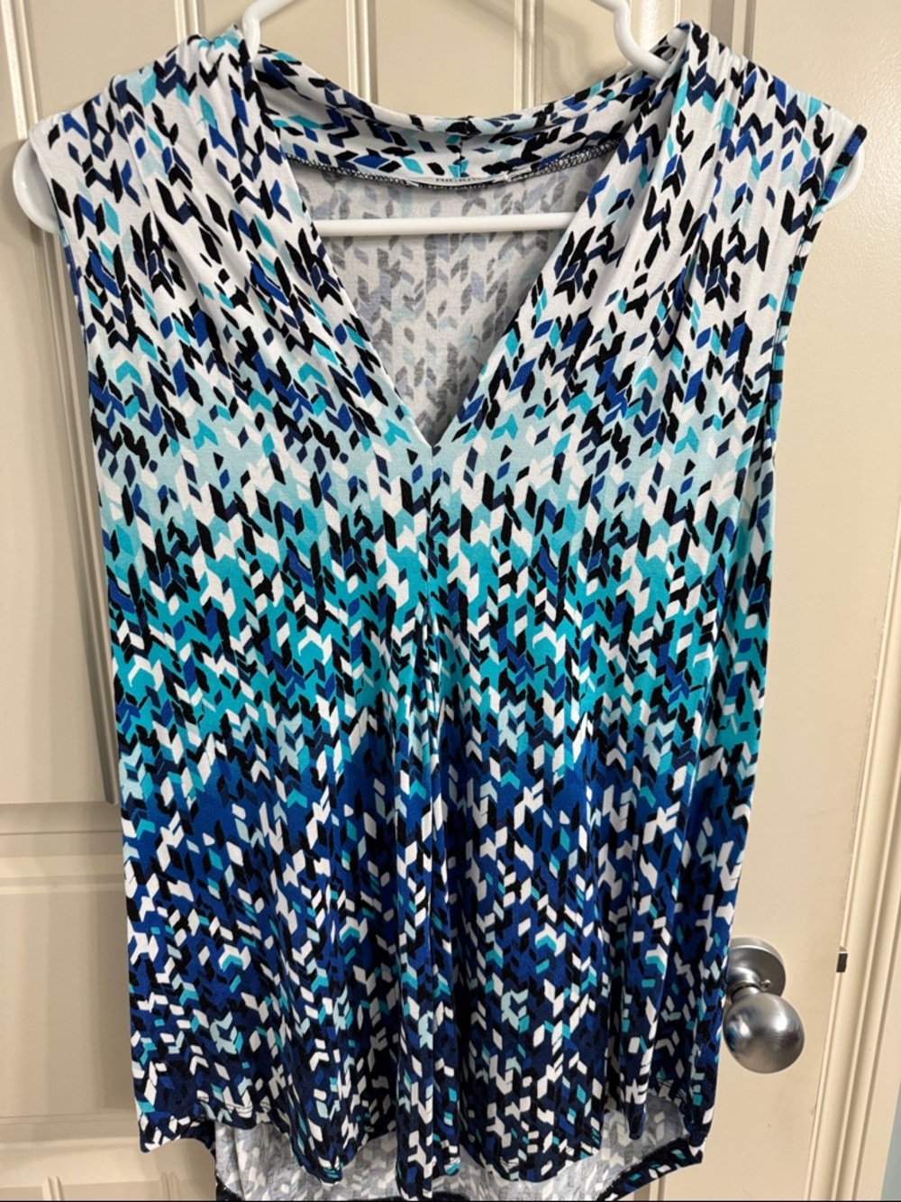 Ricki's White Top with Turquoise, Navy and Black Abstract Print